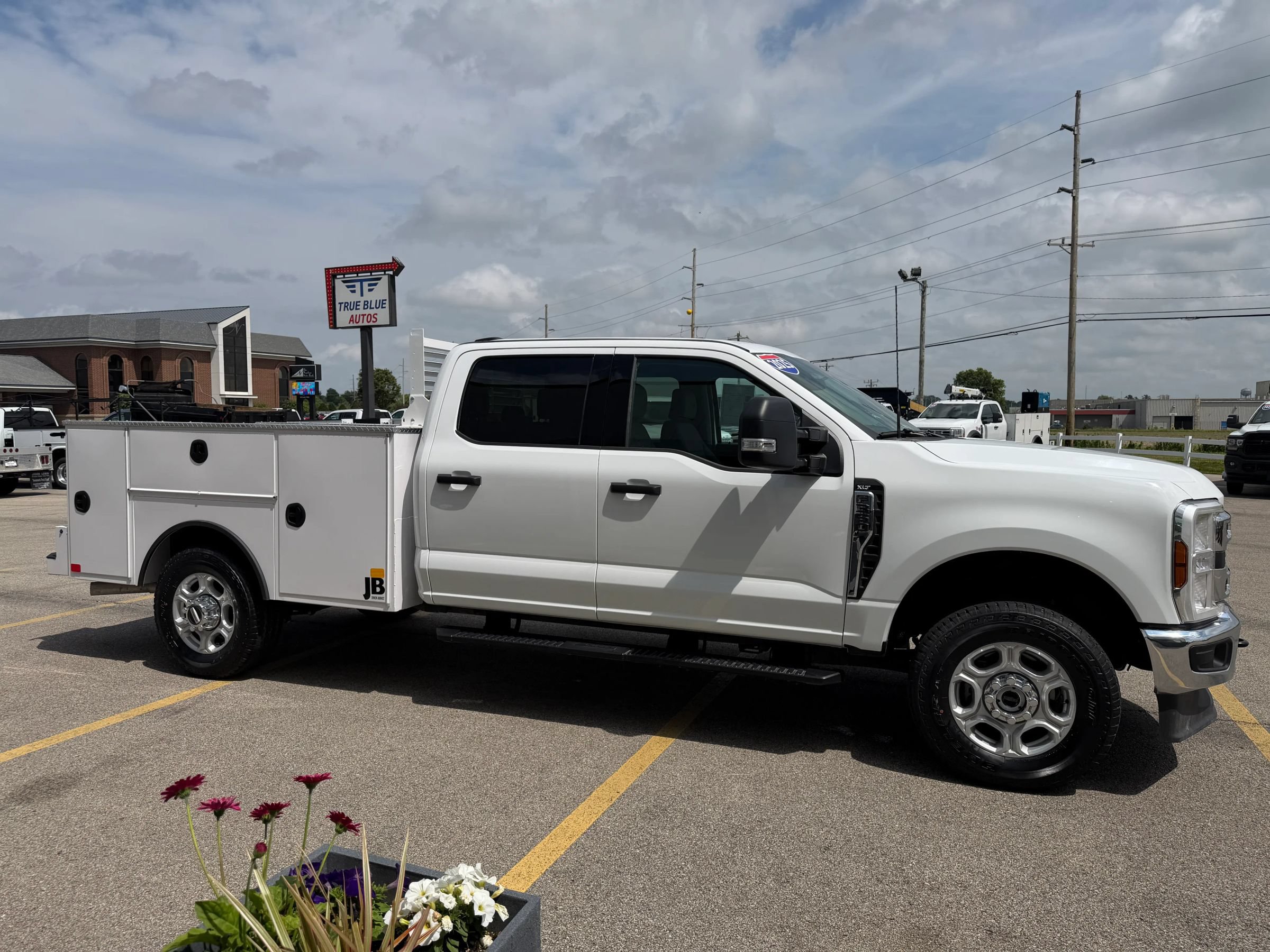 Used 2025 Ford F350 XLT AWD/4WD image 10