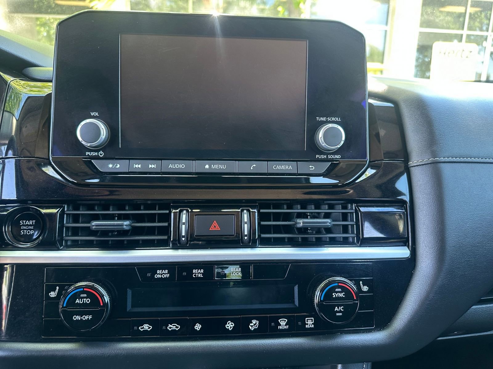 Used 2025 Nissan Pathfinder SV AWD/4WD image 17