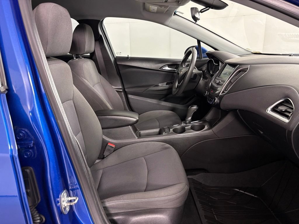 Certified 2019 Chevrolet Cruze LT w/ Convenience Package FWD image 44
