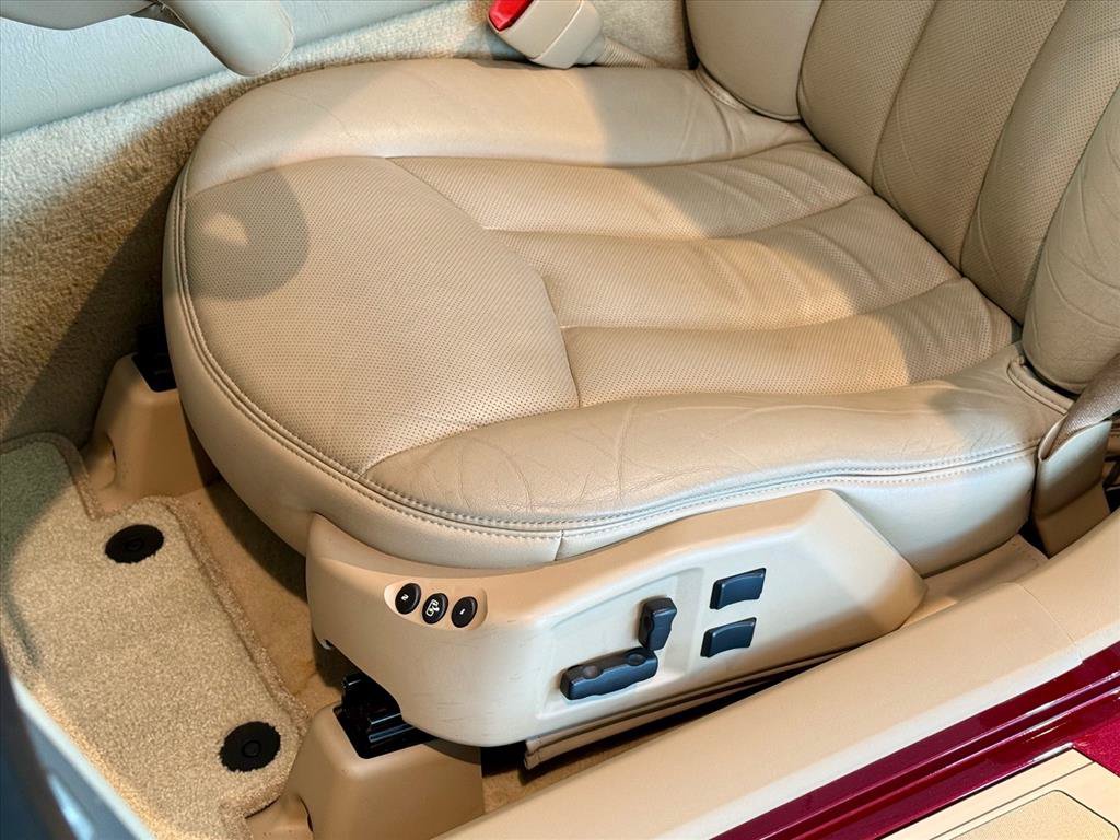 Used 2007 Cadillac XLR RWD image 12