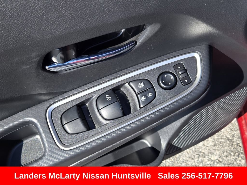 Used 2025 Nissan Versa SR w/ Trunk Package FWD image 21