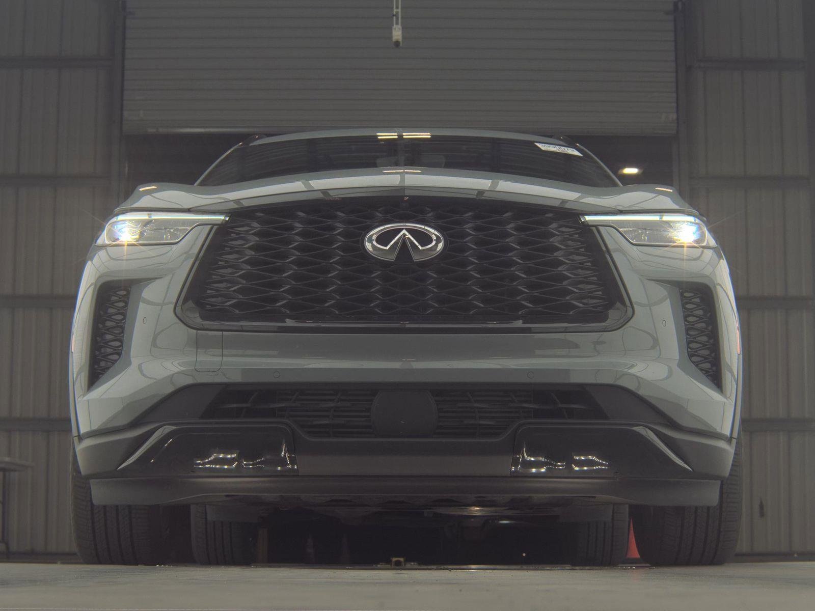 Certified 2025 INFINITI QX60 Luxe w/ Black Edition image 3