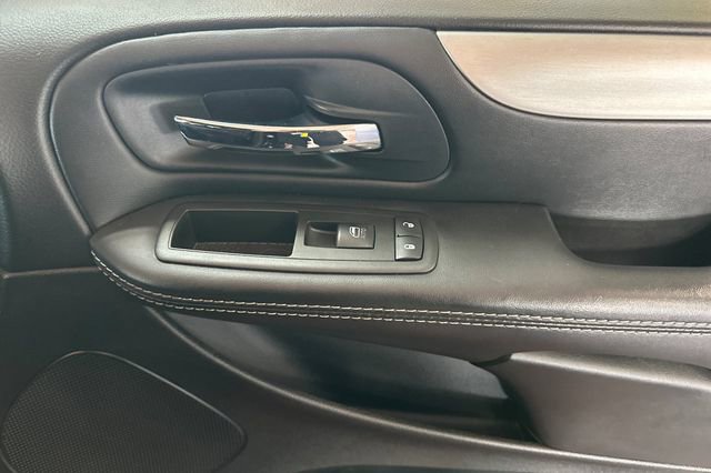 Used 2015 Dodge Grand Caravan SE w/ Quick Order Package 29E SE image 21