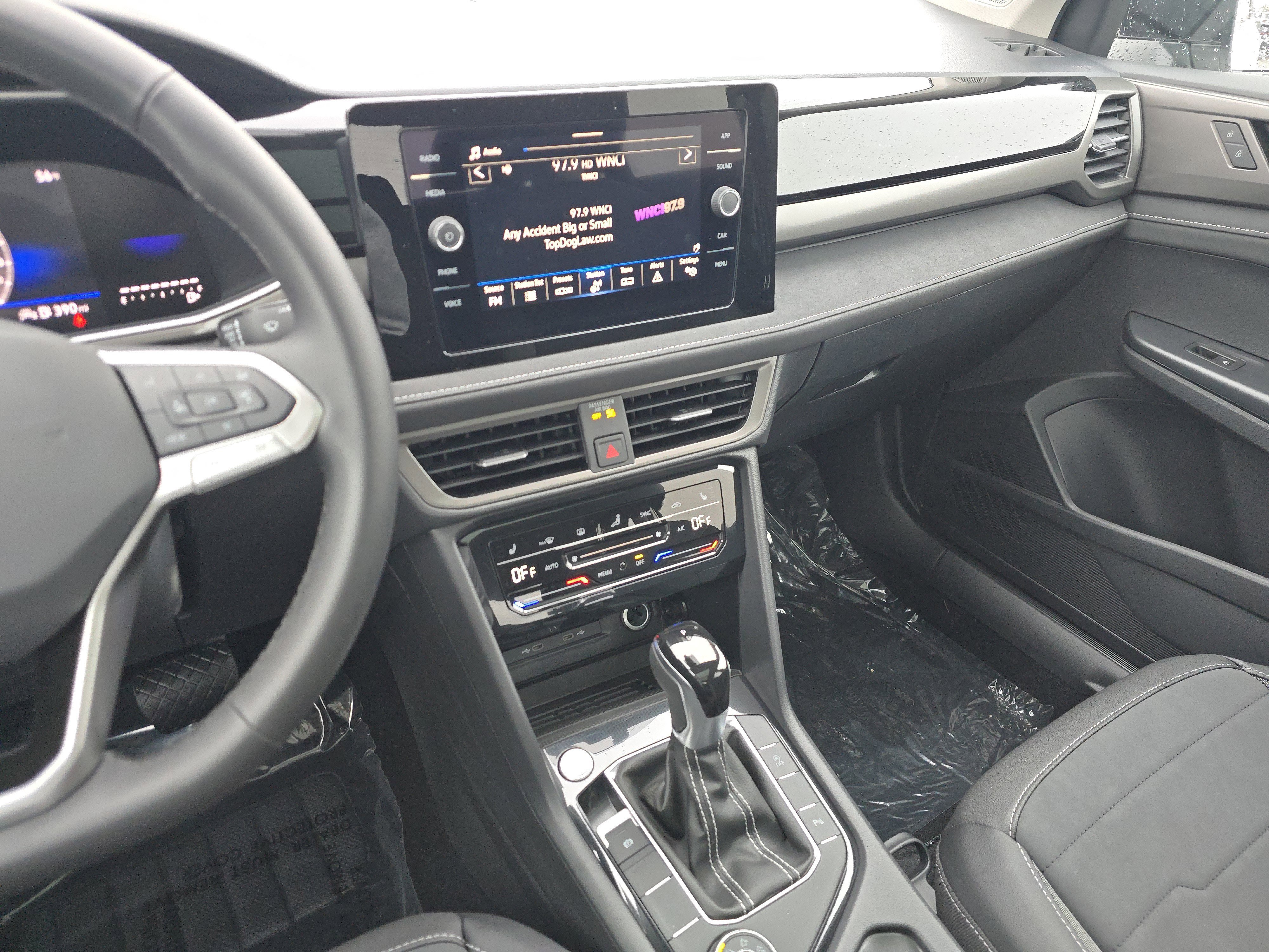 New 2026 Volkswagen Taos SE AWD/4WD image 23