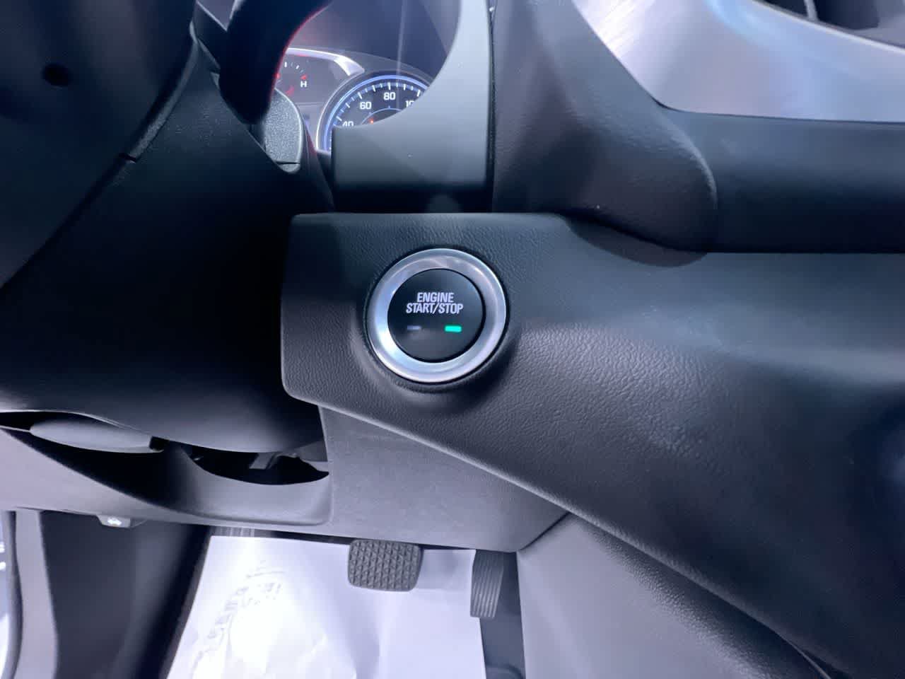 Used 2024 GMC Terrain SLE w/ Driver Convenience Package FWD image 17