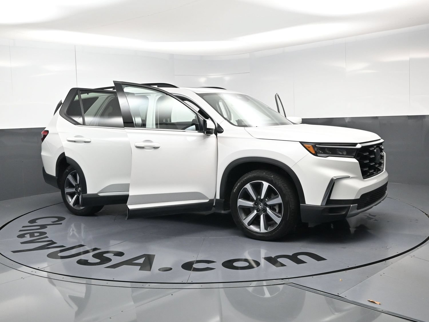 Used 2023 Honda Pilot Touring image 26