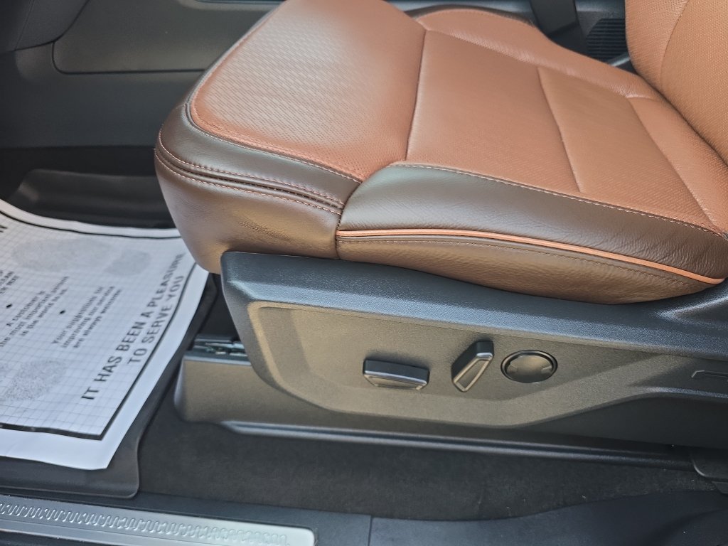 Used 2025 Ford Expedition King Ranch AWD/4WD image 14