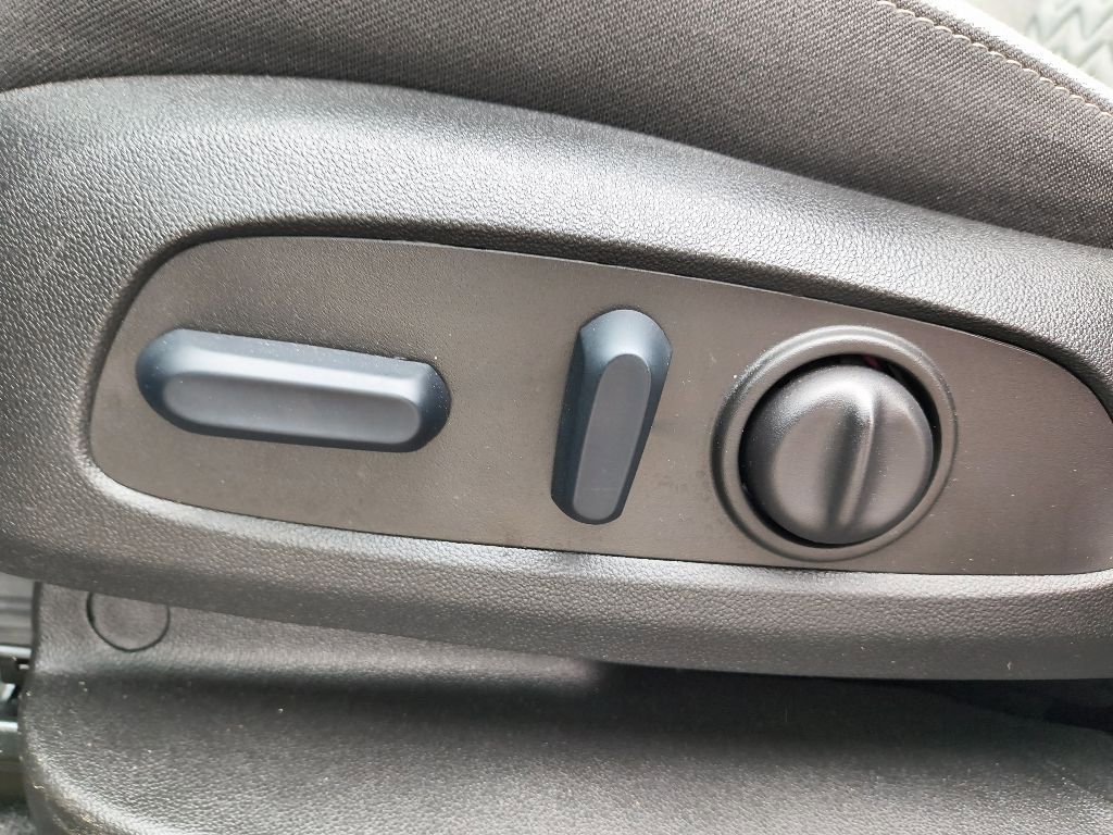 Used 2024 Chevrolet Equinox LS w/ LS Convenience Package image 11