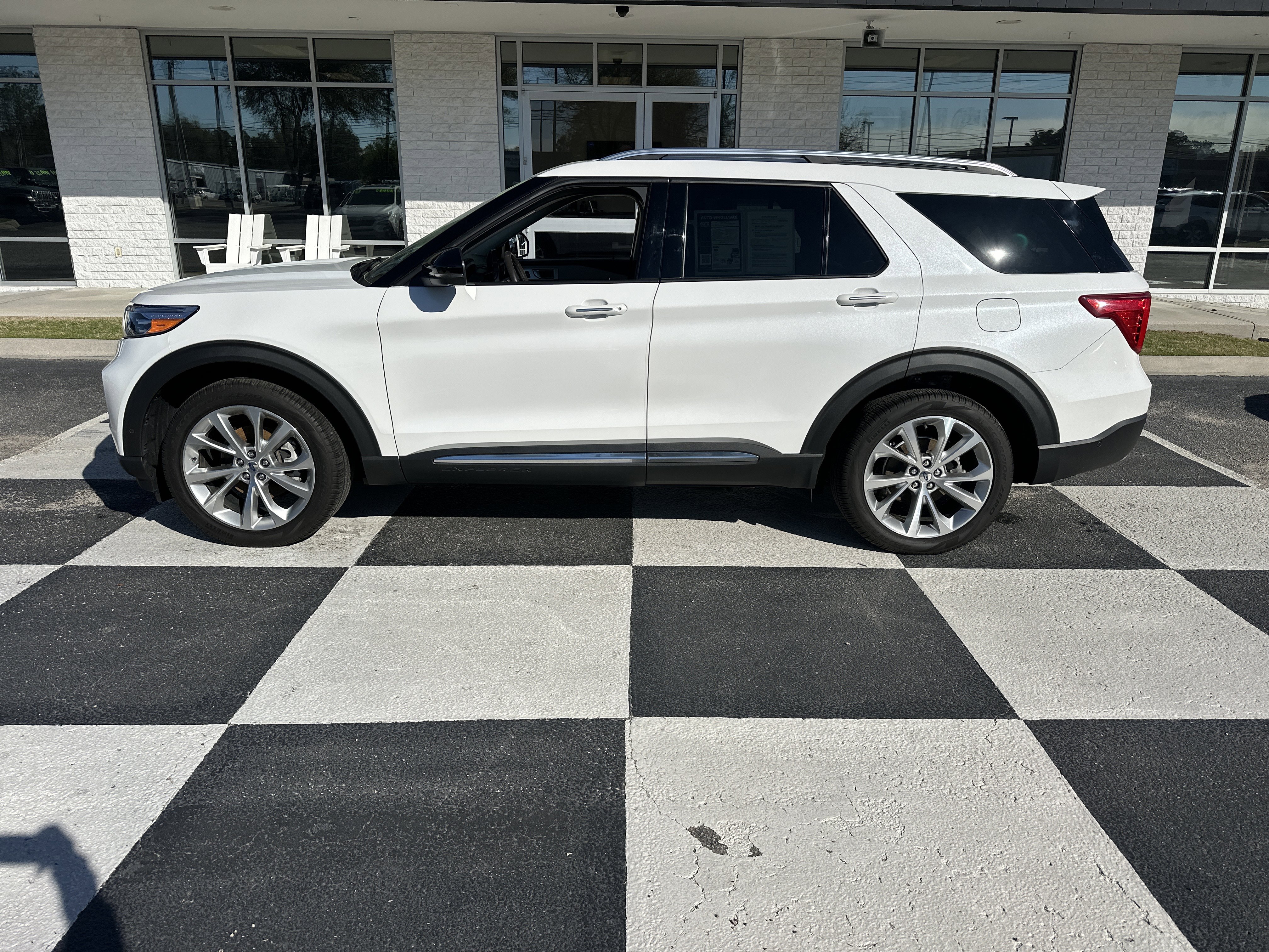 Used 2021 Ford Explorer Platinum w/ Equipment Group 601A image 1