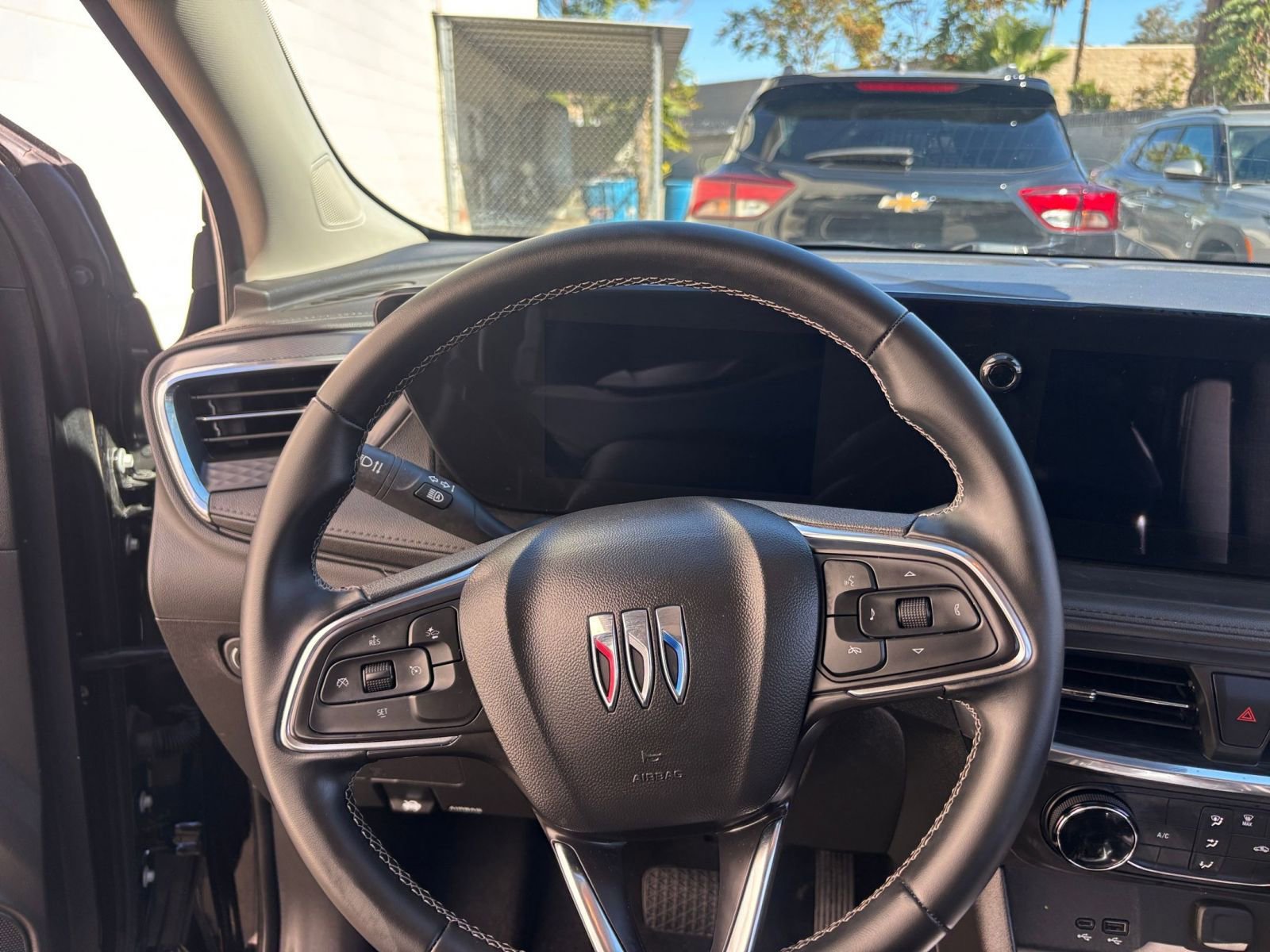 Used 2025 Buick Encore GX Preferred image 34