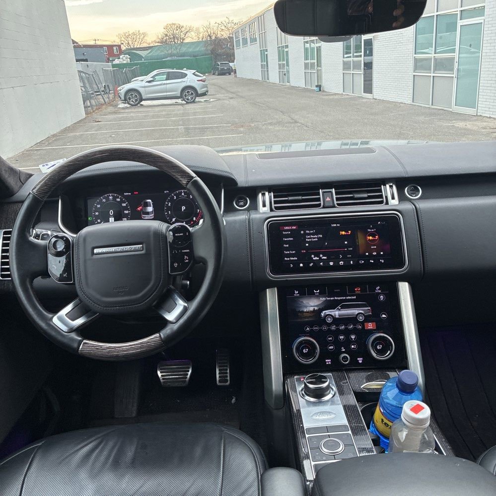 Used 2020 Land Rover Range Rover Long Wheelbase Autobiography image 12