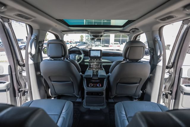Used 2018 Lincoln Navigator L Select w/ Technology Package AWD/4WD image 39