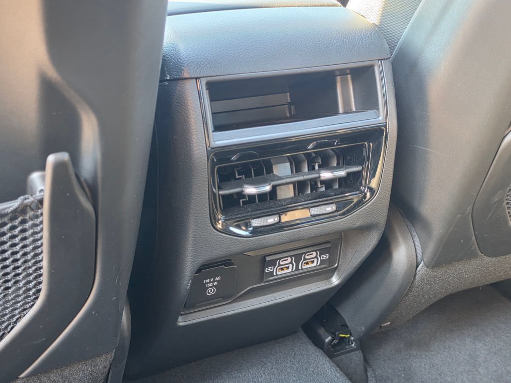 Used 2025 Jeep Grand Cherokee Altitude AWD/4WD image 32