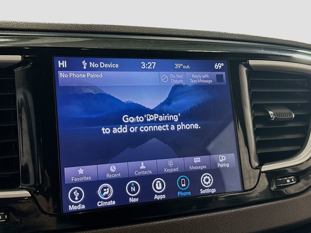 Used 2020 Chrysler Pacifica Touring image 16