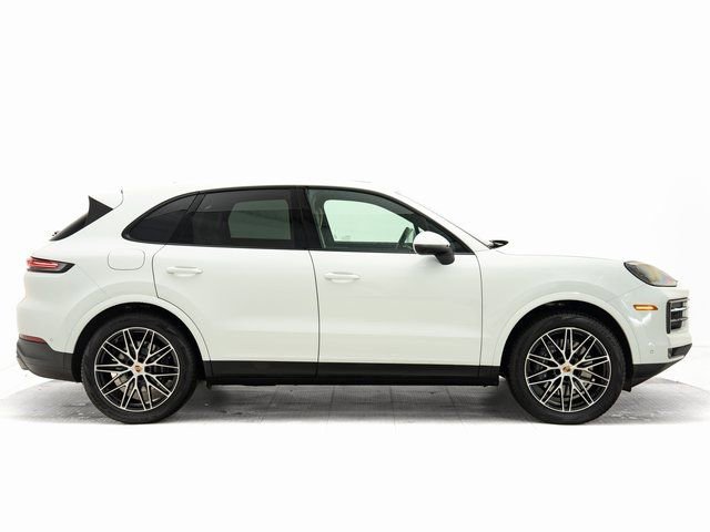 Certified 2025 Porsche Cayenne image 32