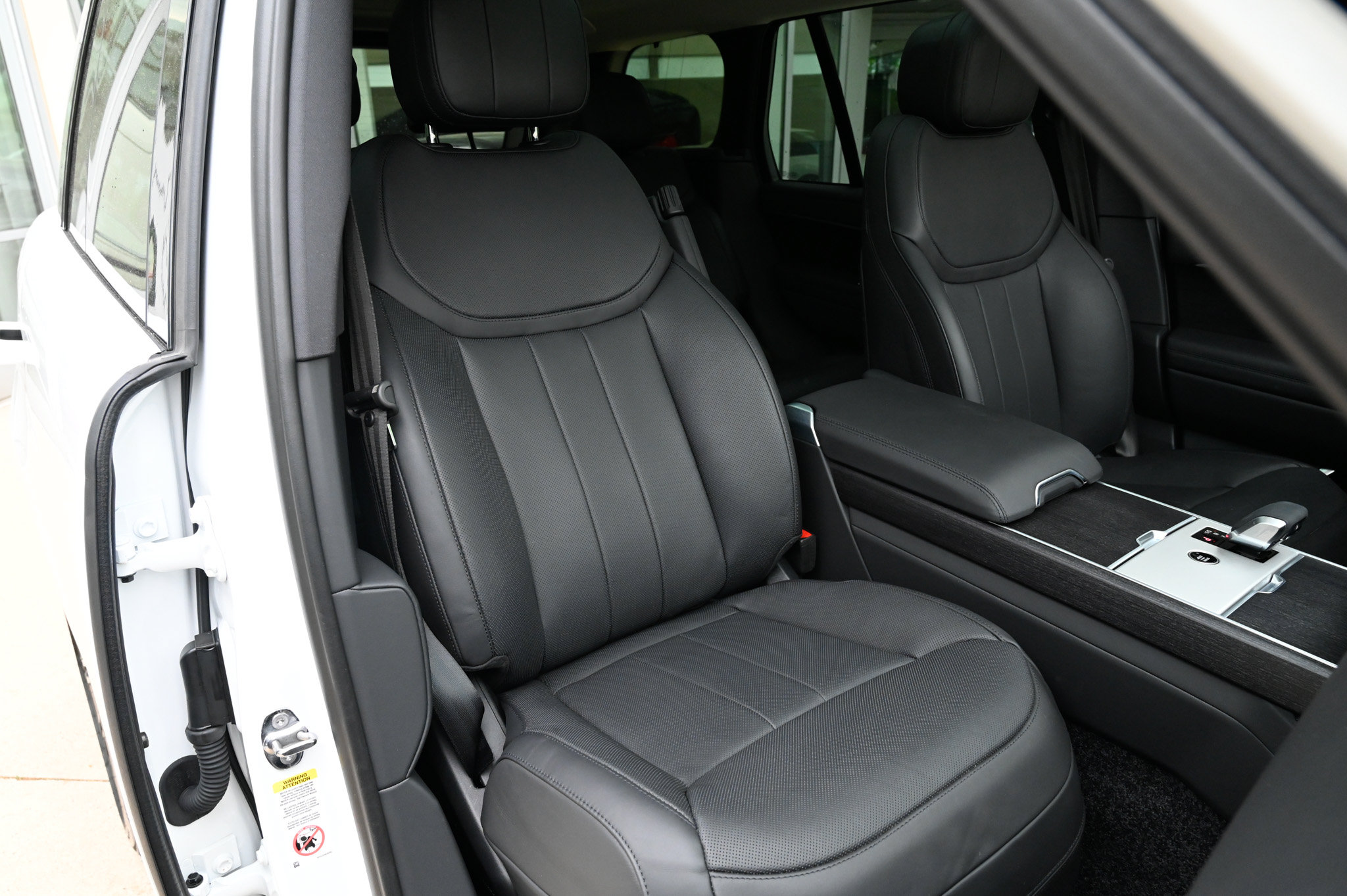 Used 2025 Land Rover Range Rover SE AWD/4WD image 56