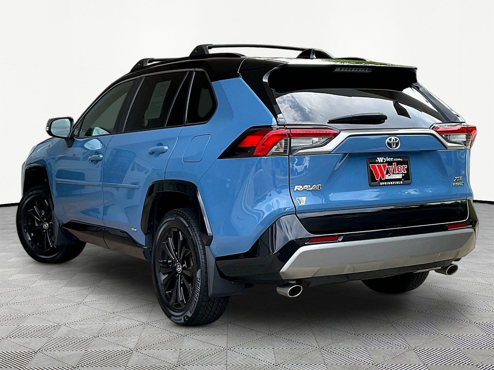 Used 2022 Toyota RAV4 XSE w/ XSE Grade Weather Package AWD/4WD image 4