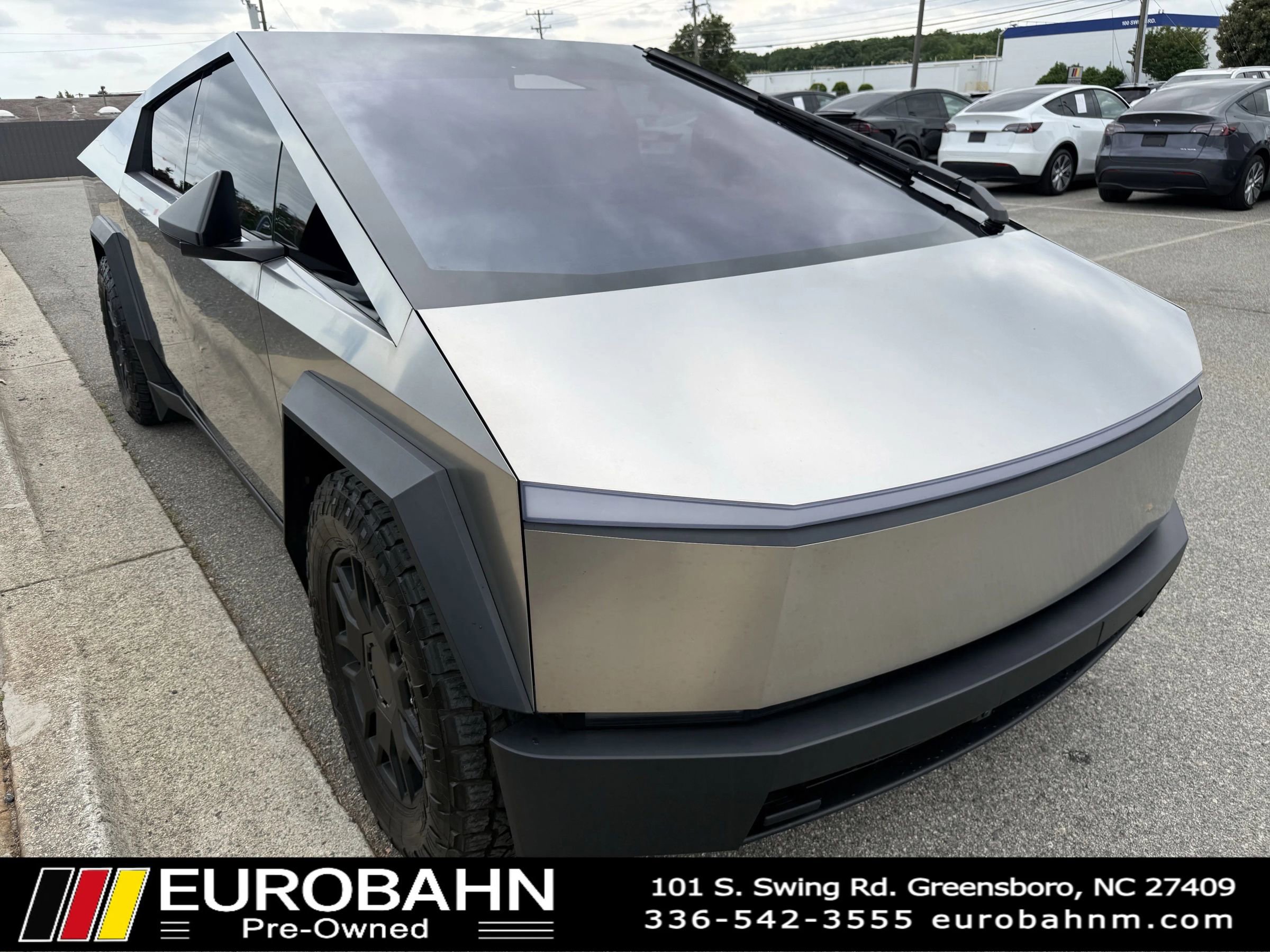 Used 2024 Tesla Cybertruck AWD Crew Cab image 36