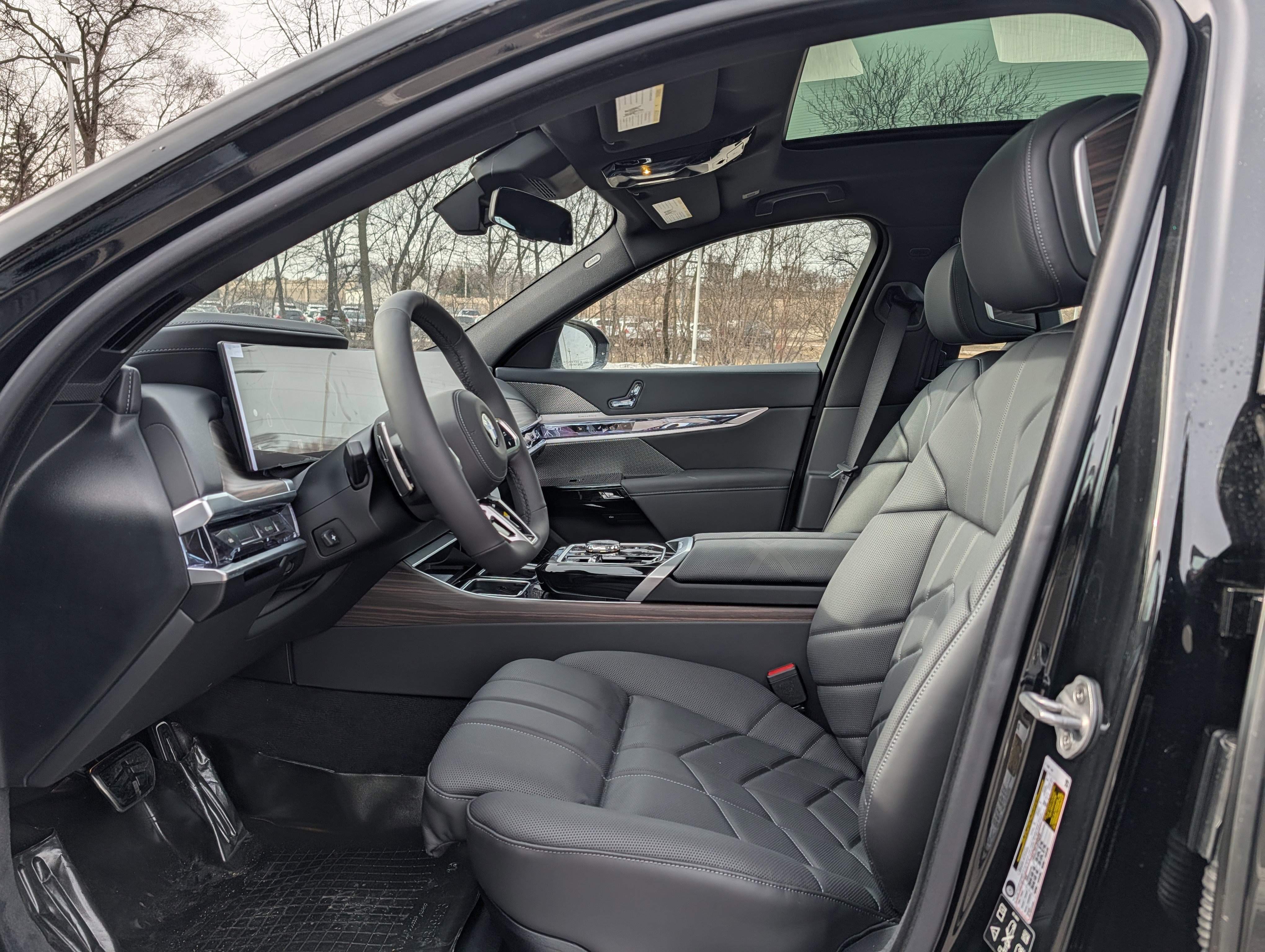 New 2026 BMW 740i xDrive w/ Executive Package image 5