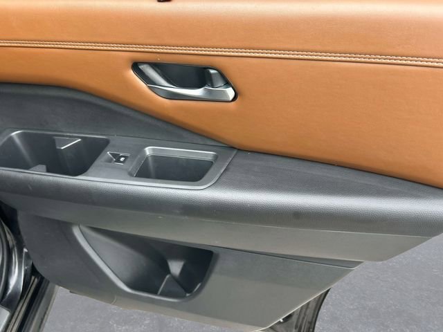 Used 2022 Nissan Pathfinder Platinum w/ Lighting Package (N92) image 22