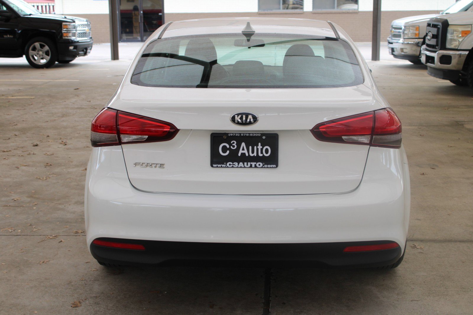 Used 2017 Kia Forte LX image 8