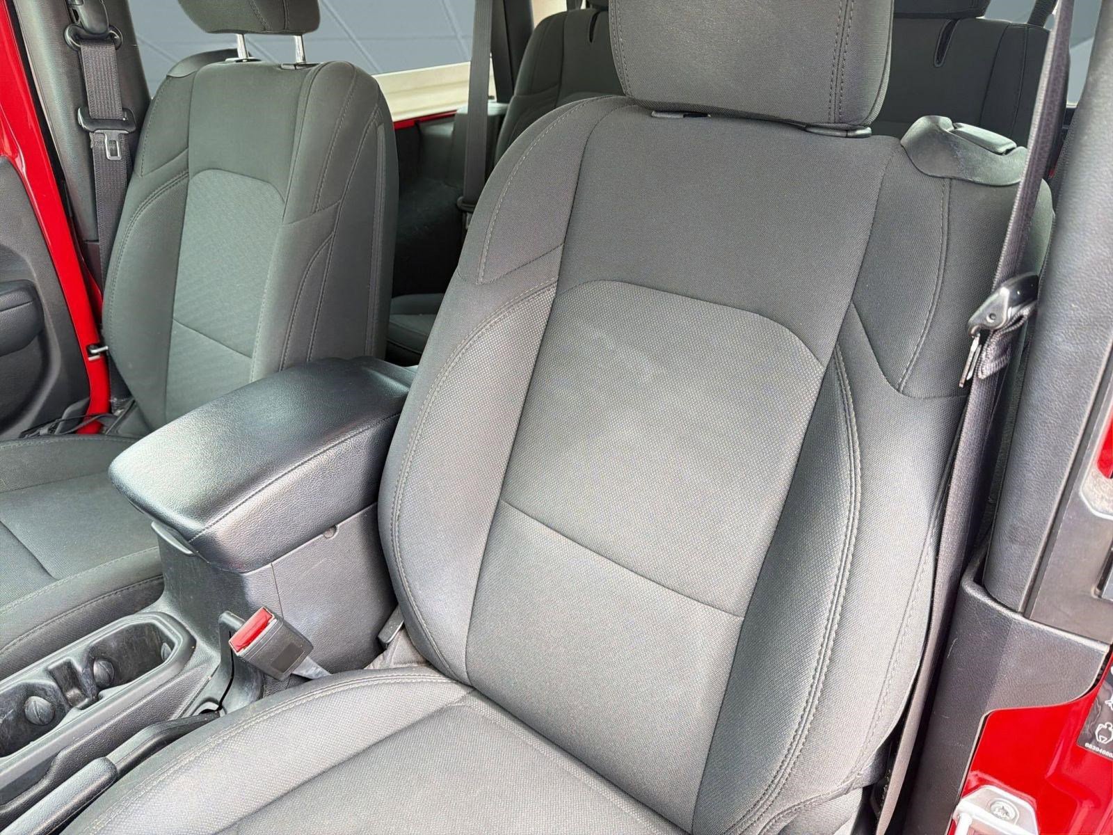 Used 2022 Jeep Wrangler Sport S image 21