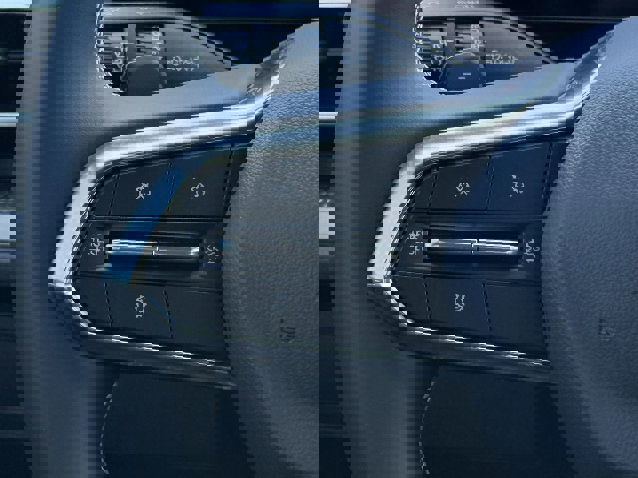 New 2026 Chevrolet Traverse LT image 12