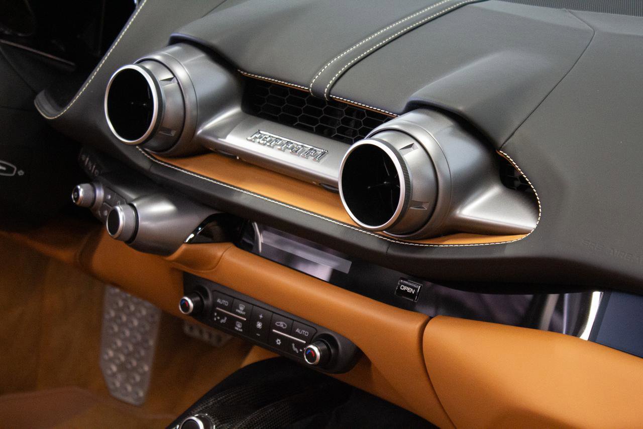 Used 2021 Ferrari 812 GTS RWD image 15