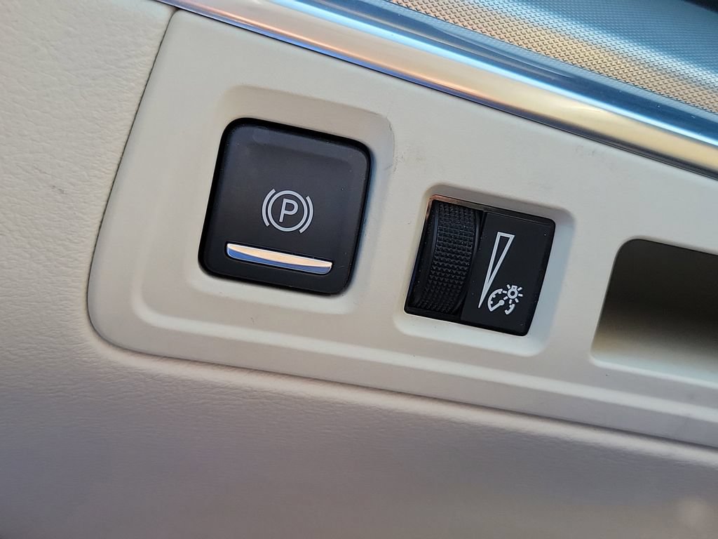 Used 2021 Cadillac XT5 Premium Luxury w/ LPO, Floor Liner Package FWD image 8