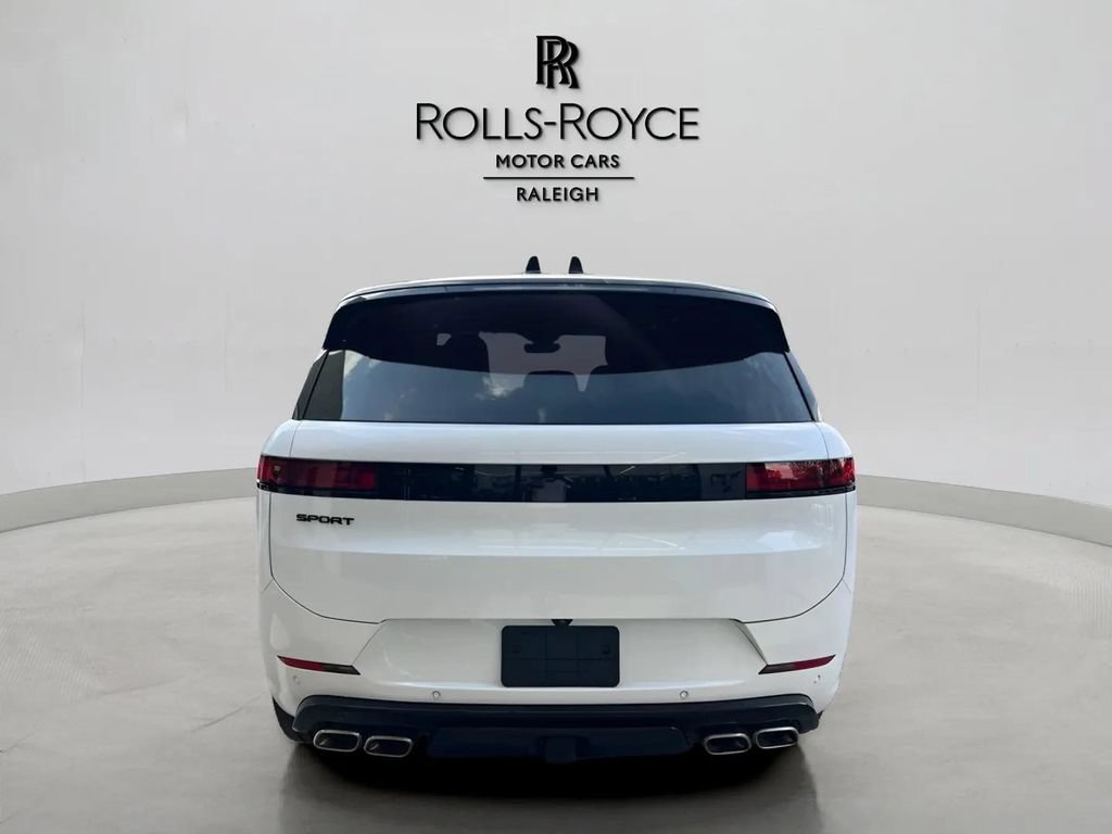 Used 2025 Land Rover Range Rover Sport Dynamic SE AWD/4WD image 6