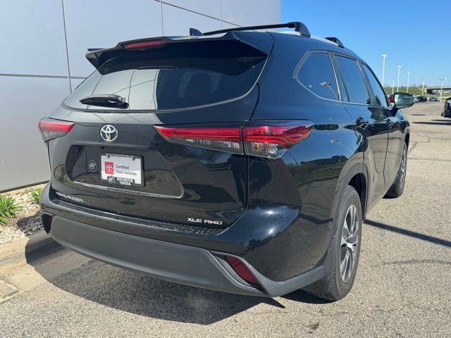 Certified 2023 Toyota Highlander XLE AWD/4WD image 38