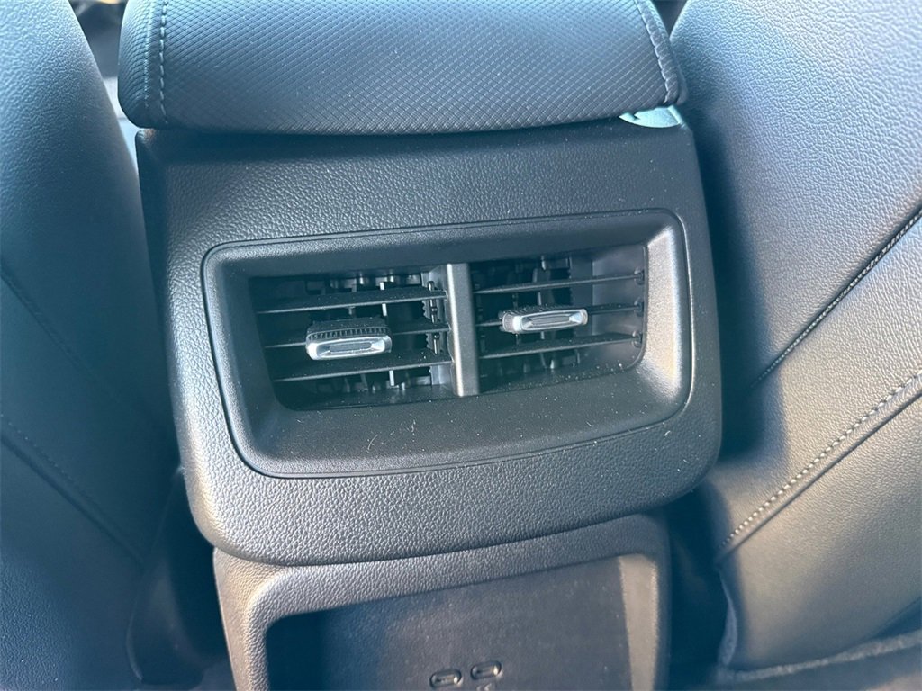 Certified 2025 Chevrolet Equinox EV RS image 25