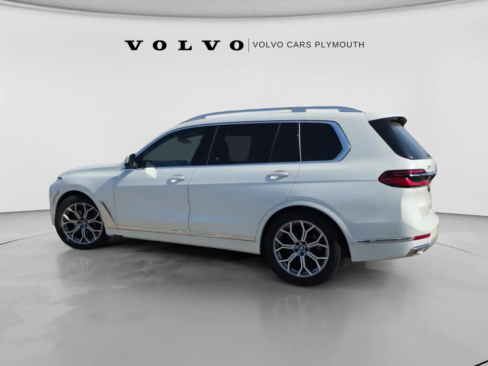 Used 2023 BMW X7 xDrive40i w/ Premium Package AWD/4WD image 4
