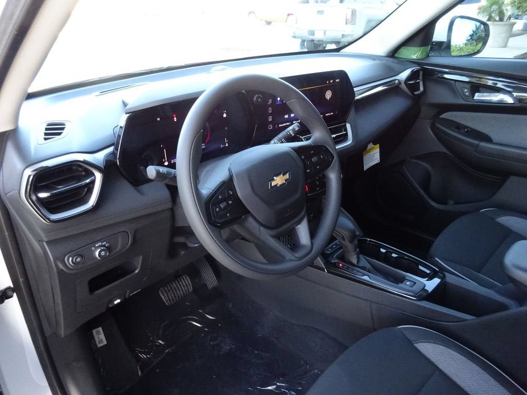 New 2026 Chevrolet TrailBlazer LT w/ Driver Confidence Package FWD image 11