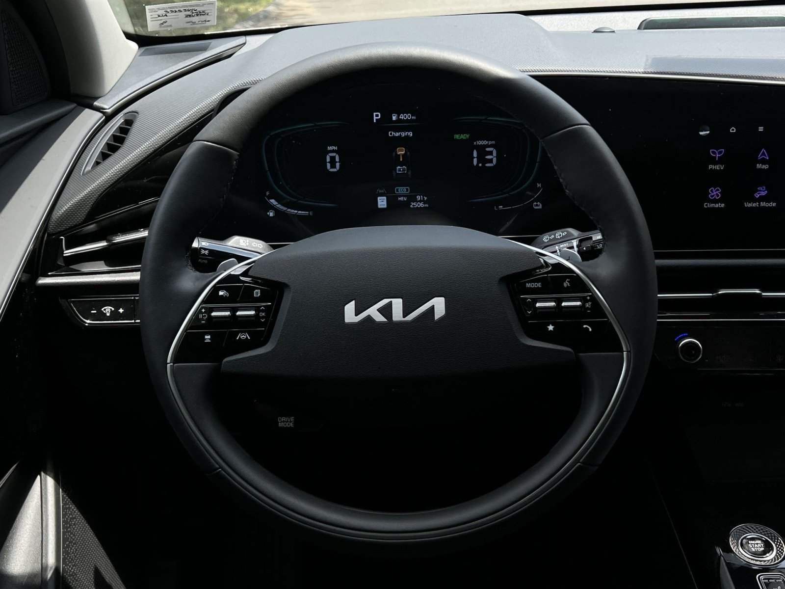 Used 2025 Kia Niro EX w/ EX Cold Weather Package FWD image 31