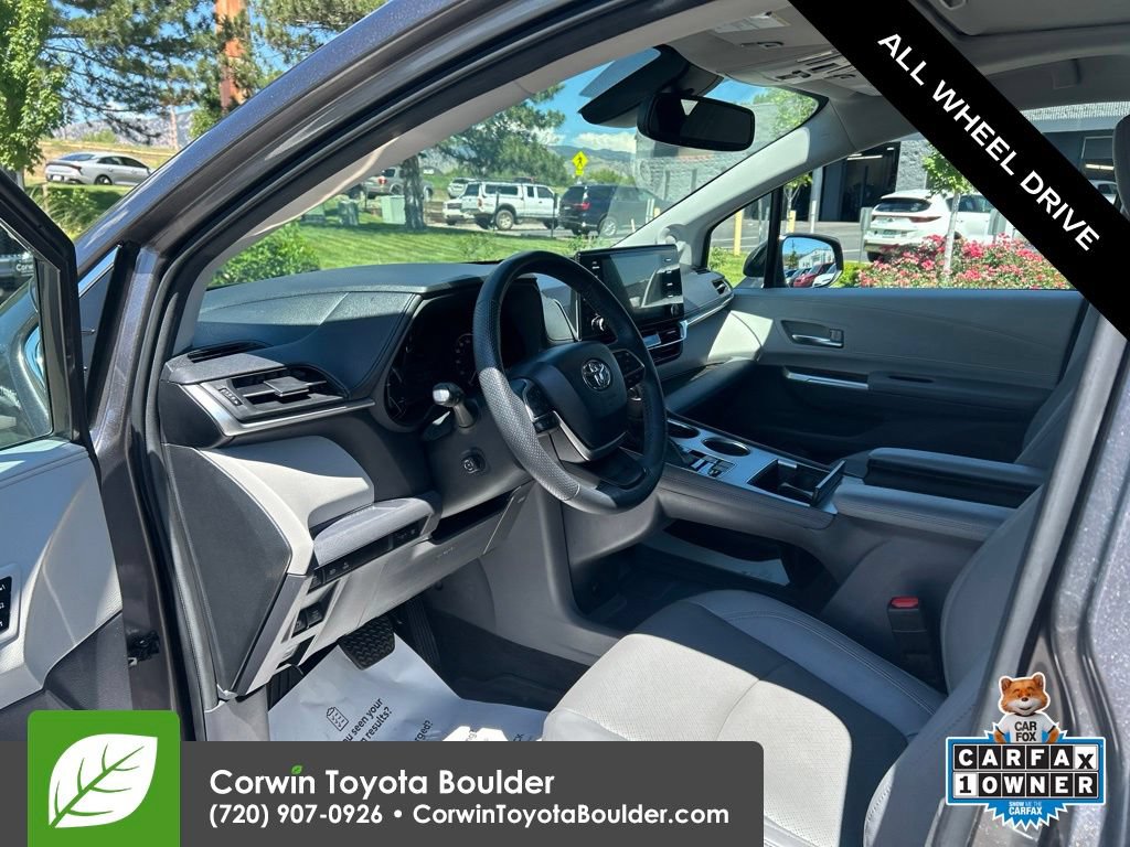 Used 2024 Toyota Sienna Limited AWD/4WD image 25