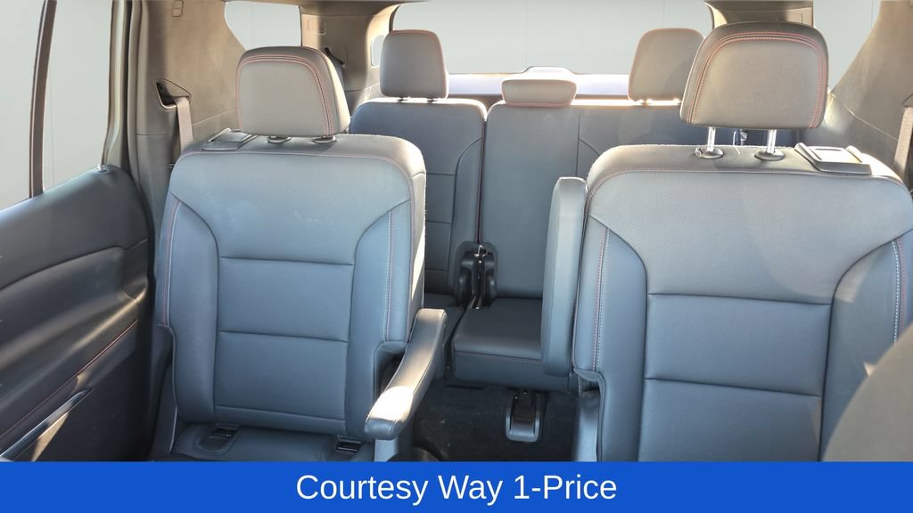 Used 2024 Chevrolet Traverse Z71 w/ Enhanced Driving Package AWD/4WD image 13