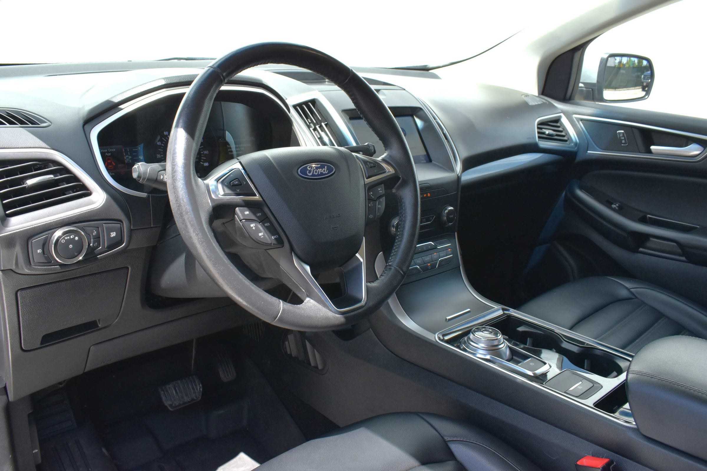 Used 2020 Ford Edge SEL AWD/4WD image 44
