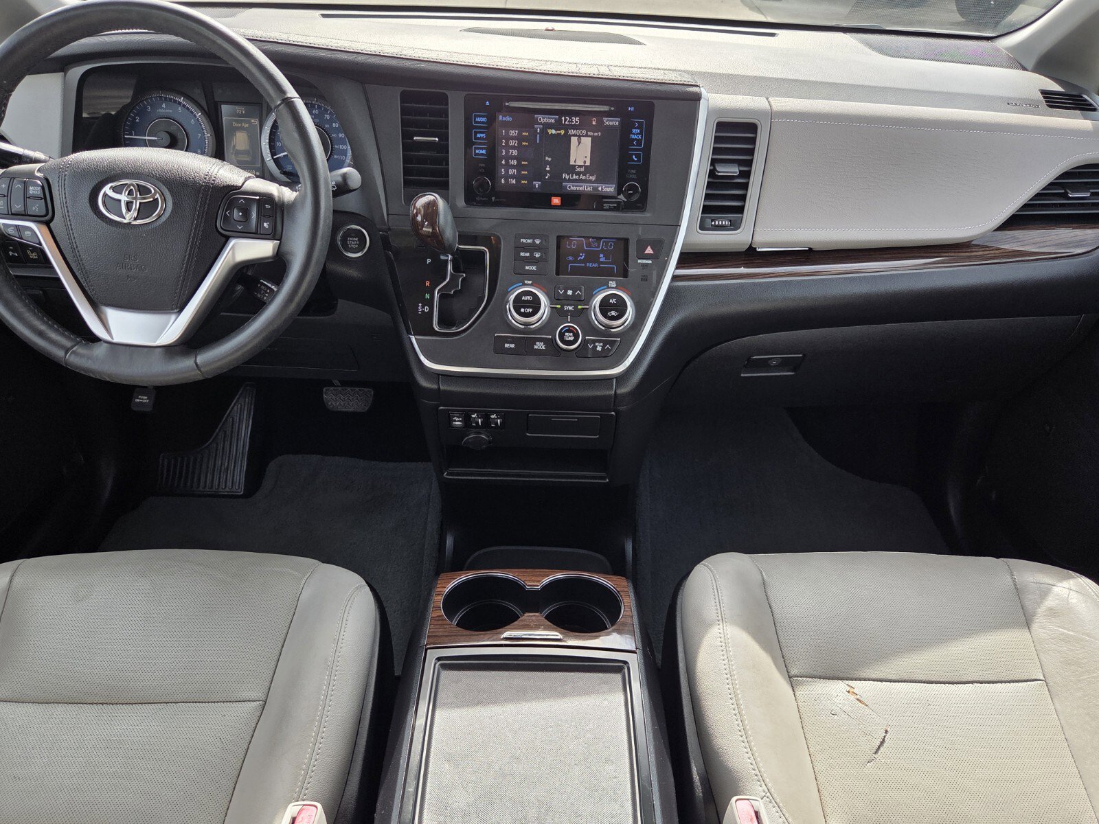 Used 2015 Toyota Sienna Limited image 8