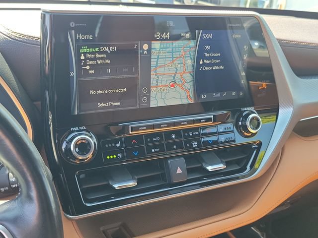 Used 2022 Toyota Highlander Platinum FWD image 8
