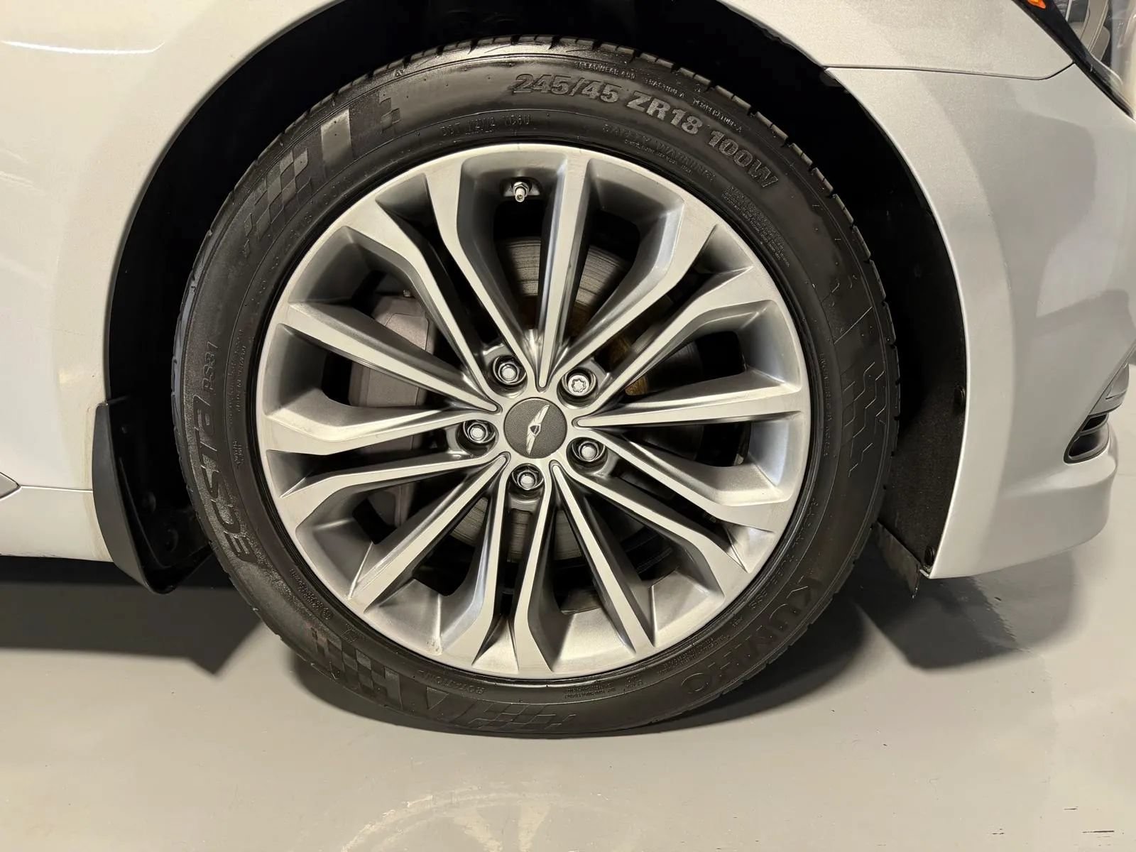 Used 2015 Hyundai Genesis 3.8 w/ Option Group 02 RWD image 9