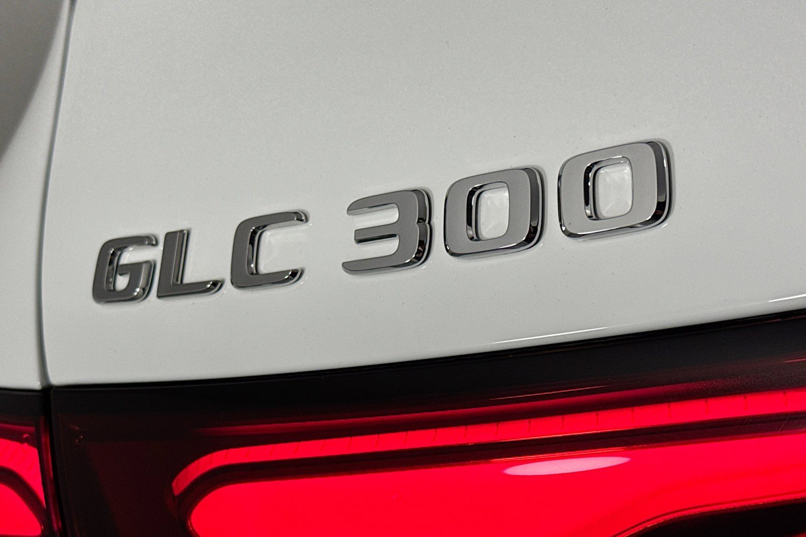 Certified 2025 Mercedes-Benz GLC 300 image 9