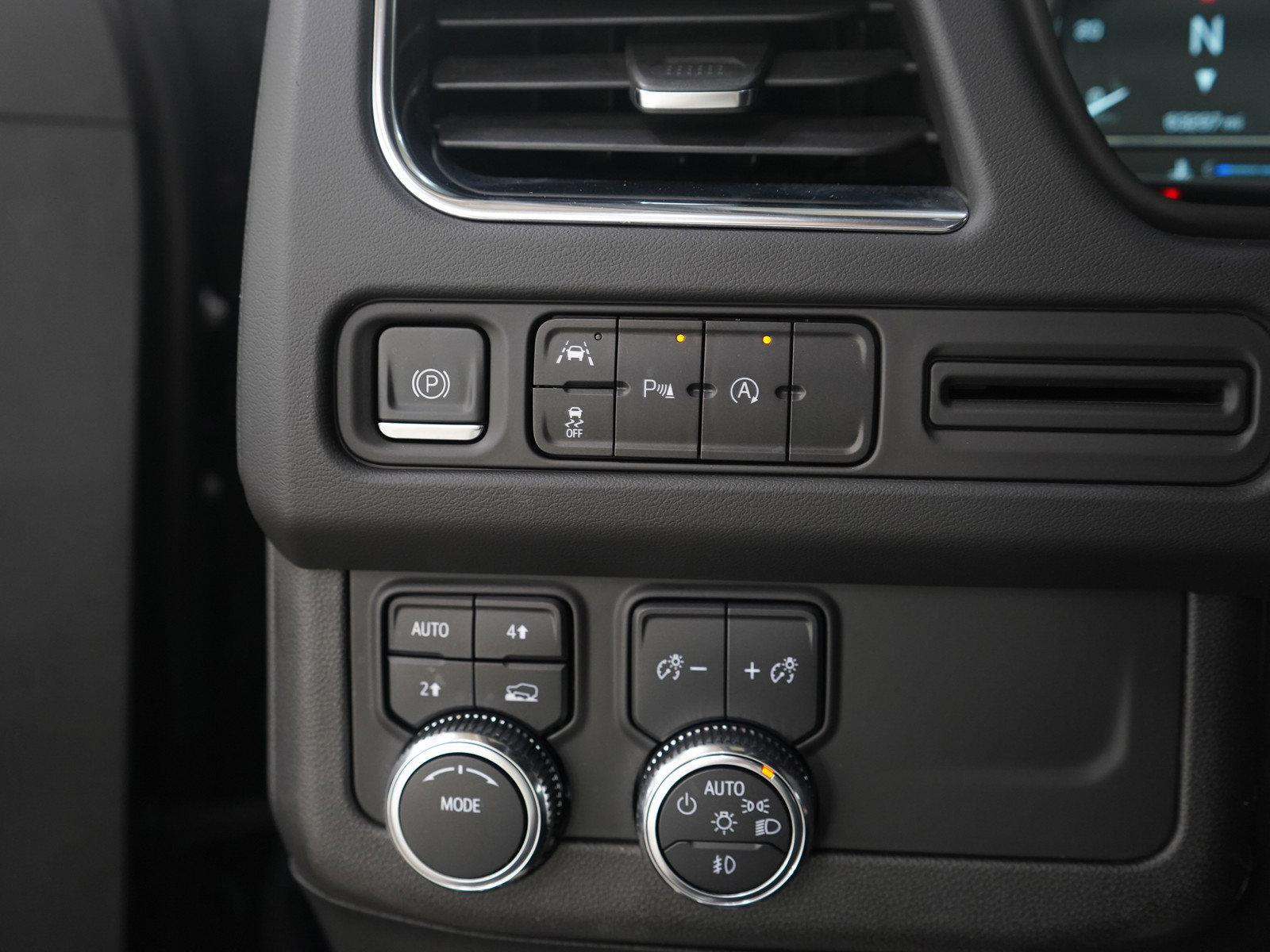 Used 2023 GMC Yukon XL SLT image 25