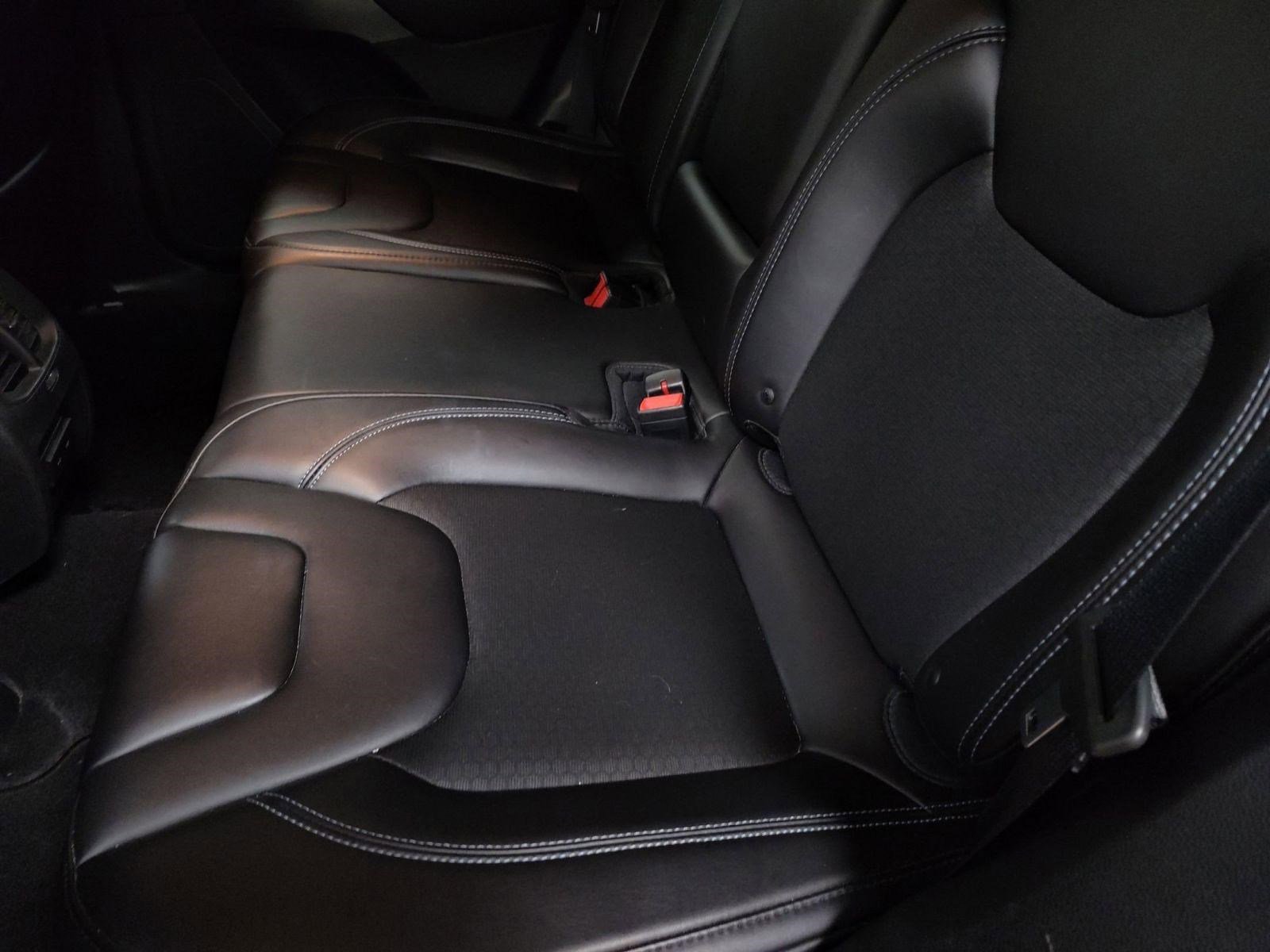 Used 2019 Jeep Cherokee Latitude Plus image 19