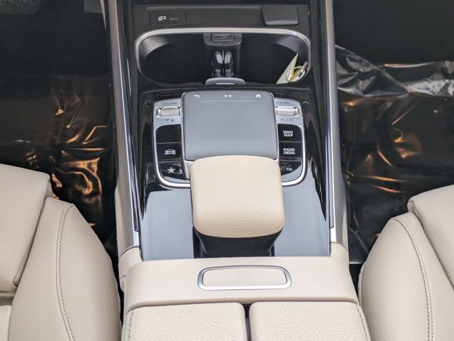 Used 2020 Mercedes-Benz GLB 250 4MATIC image 17