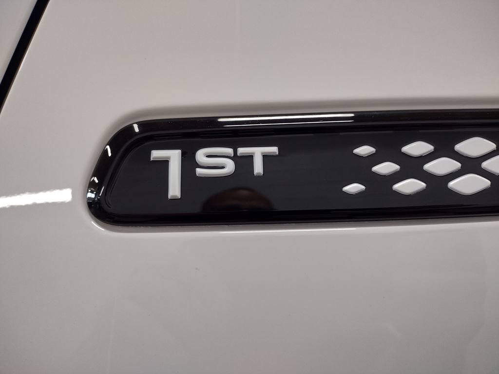 New 2025 Volkswagen ID. Buzz 1st Edition image 14