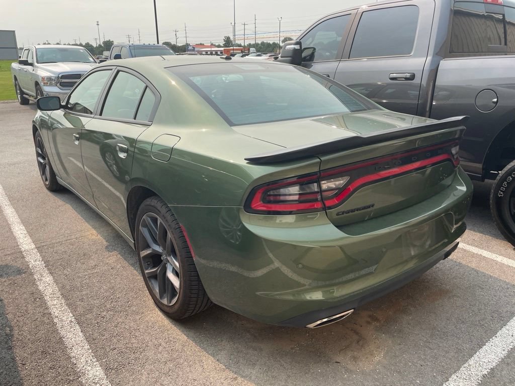Used 2022 Dodge Charger SXT w/ Blacktop Package RWD image 4