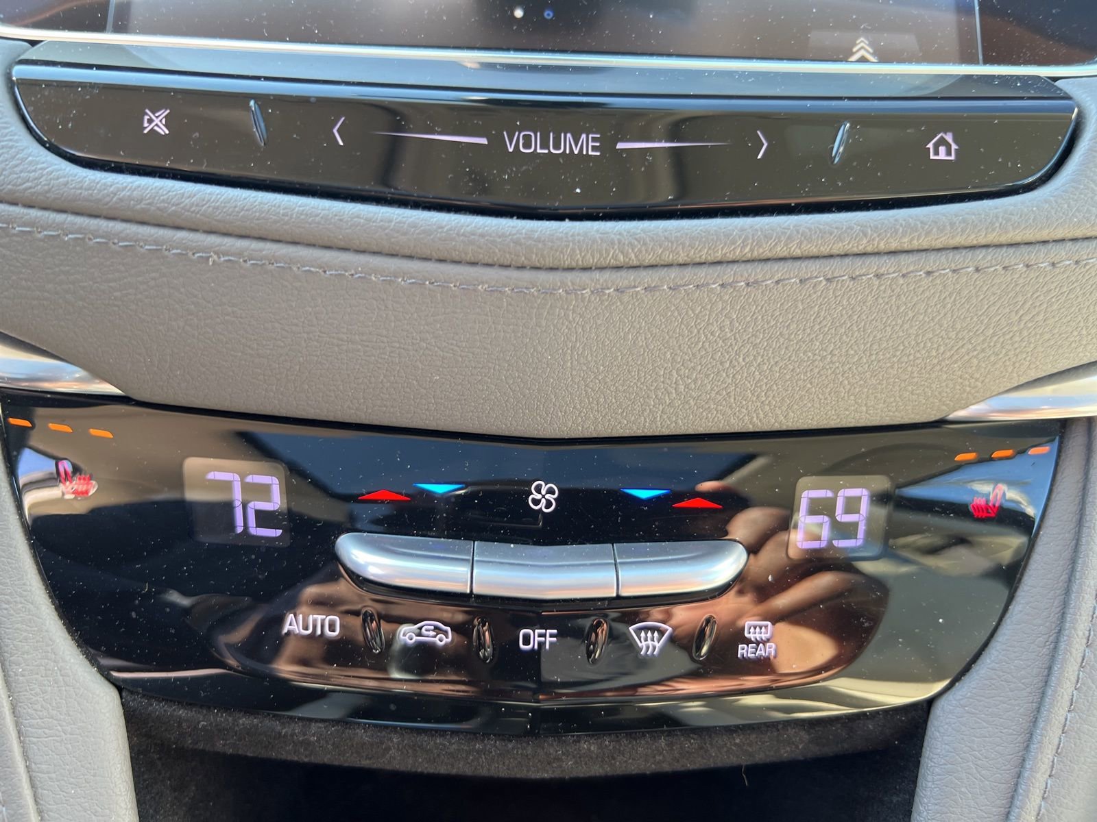 Used 2018 Cadillac XT5 Luxury w/ Driver Awareness Package image 41