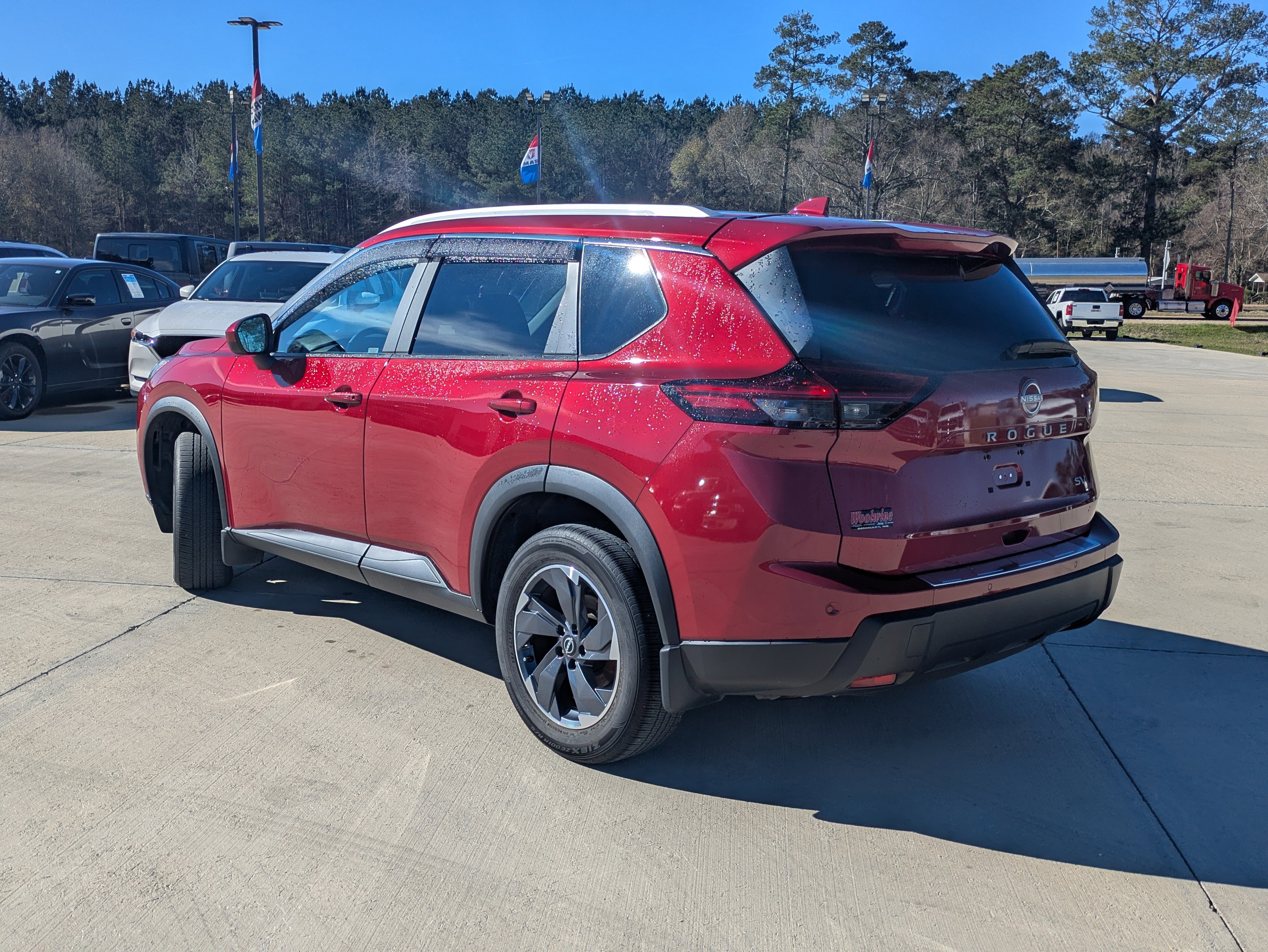 Used 2024 Nissan Rogue SV w/ SV Premium Package image 6