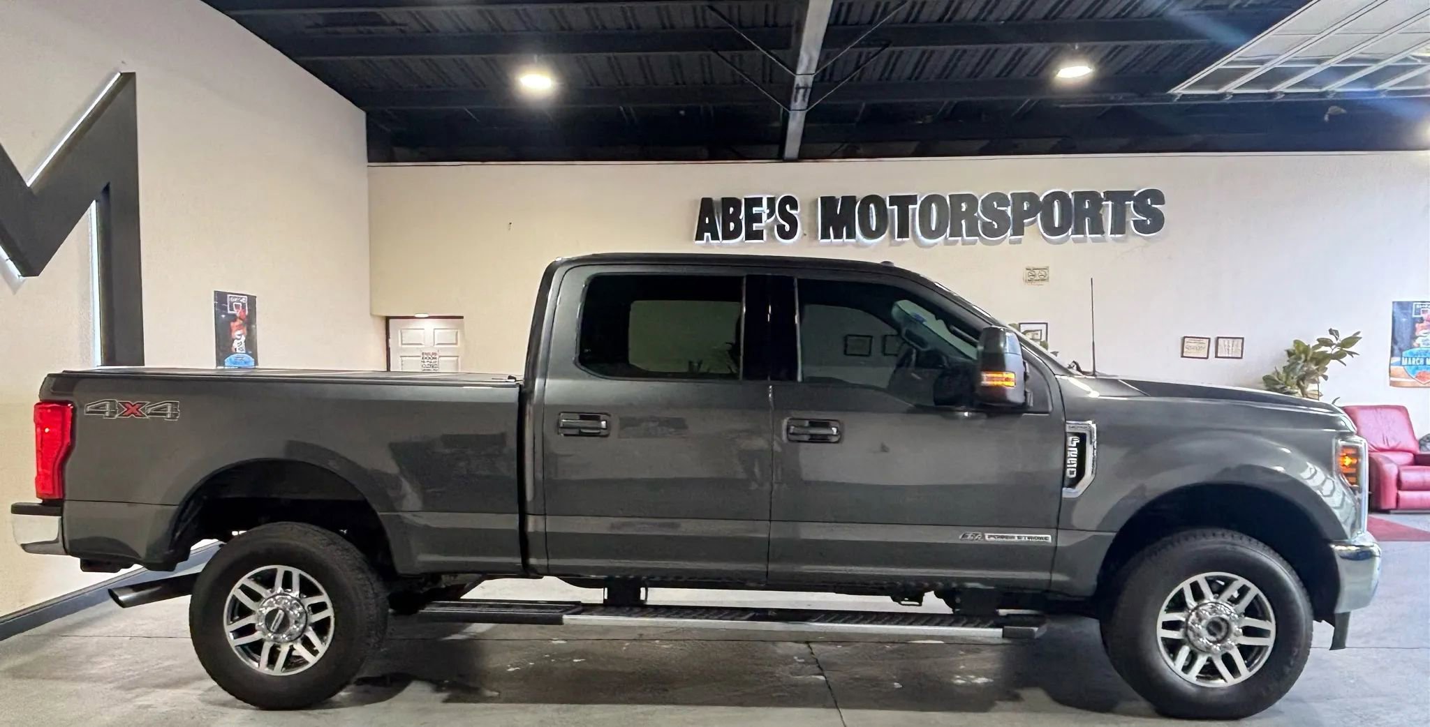 Used 2018 Ford F250 Lariat image 4